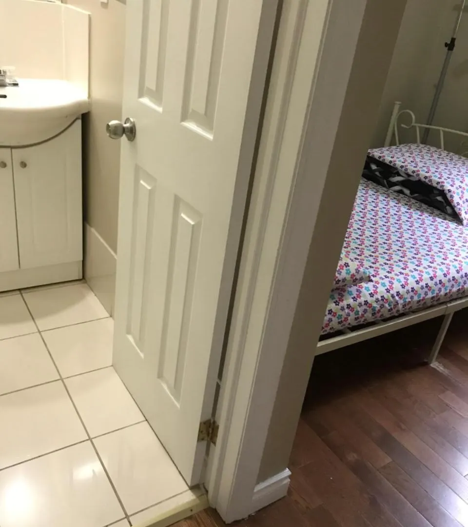 Convention Travelers Home Toronto Guest house